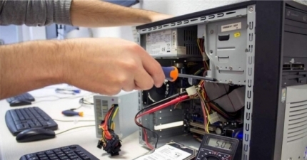 MONTAGEM E MANUTENÇÃO DE MICROCOMPUTADORES: GARANTINDO DESEMPENHO E DURABILIDADE