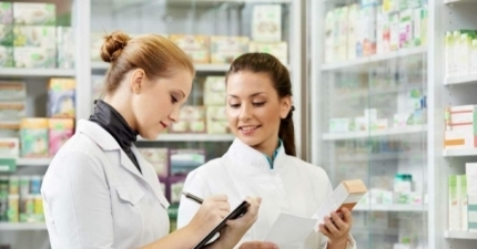 A IMPORTÂNCIA DO AUXILIAR DE FARMÁCIA COMO PROFISSIONAL NO MERCADO DE TRABALHO.